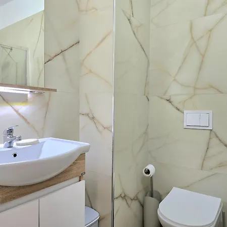 Apartment Two-bedroom In Qerret *