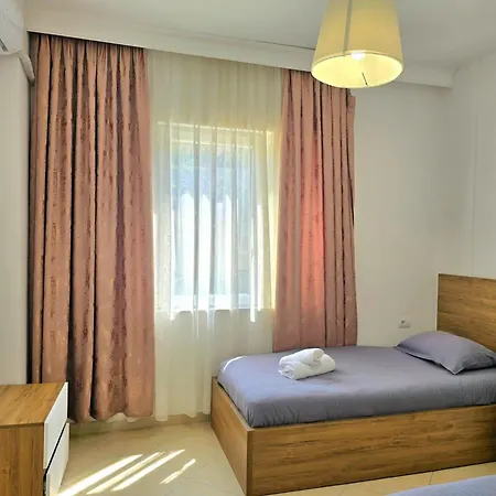 Two-bedroom In Qerret Apartment *